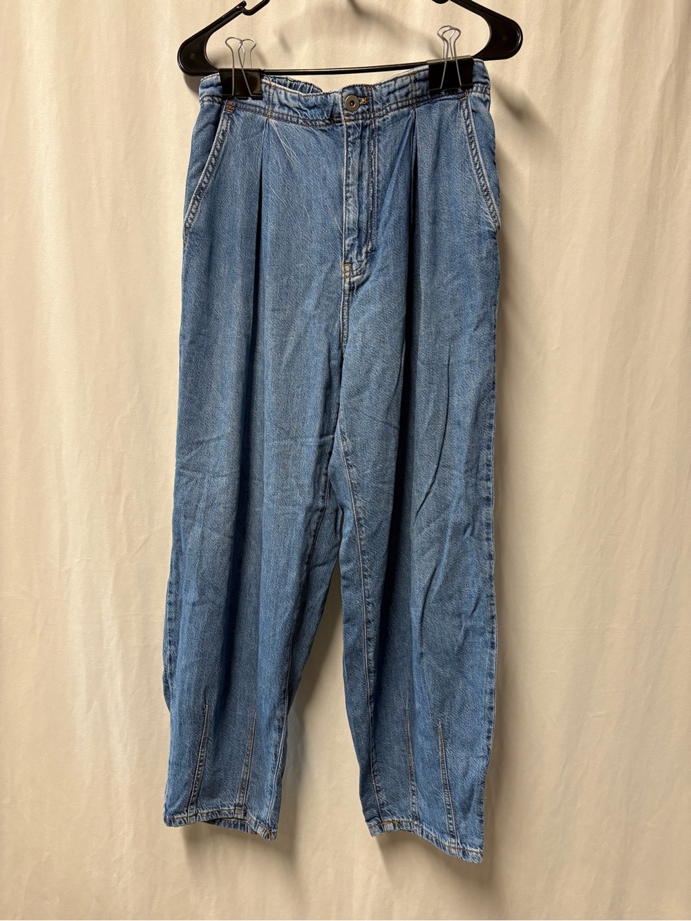 Pilcro pleaded balloon-leg midrise denim jeans